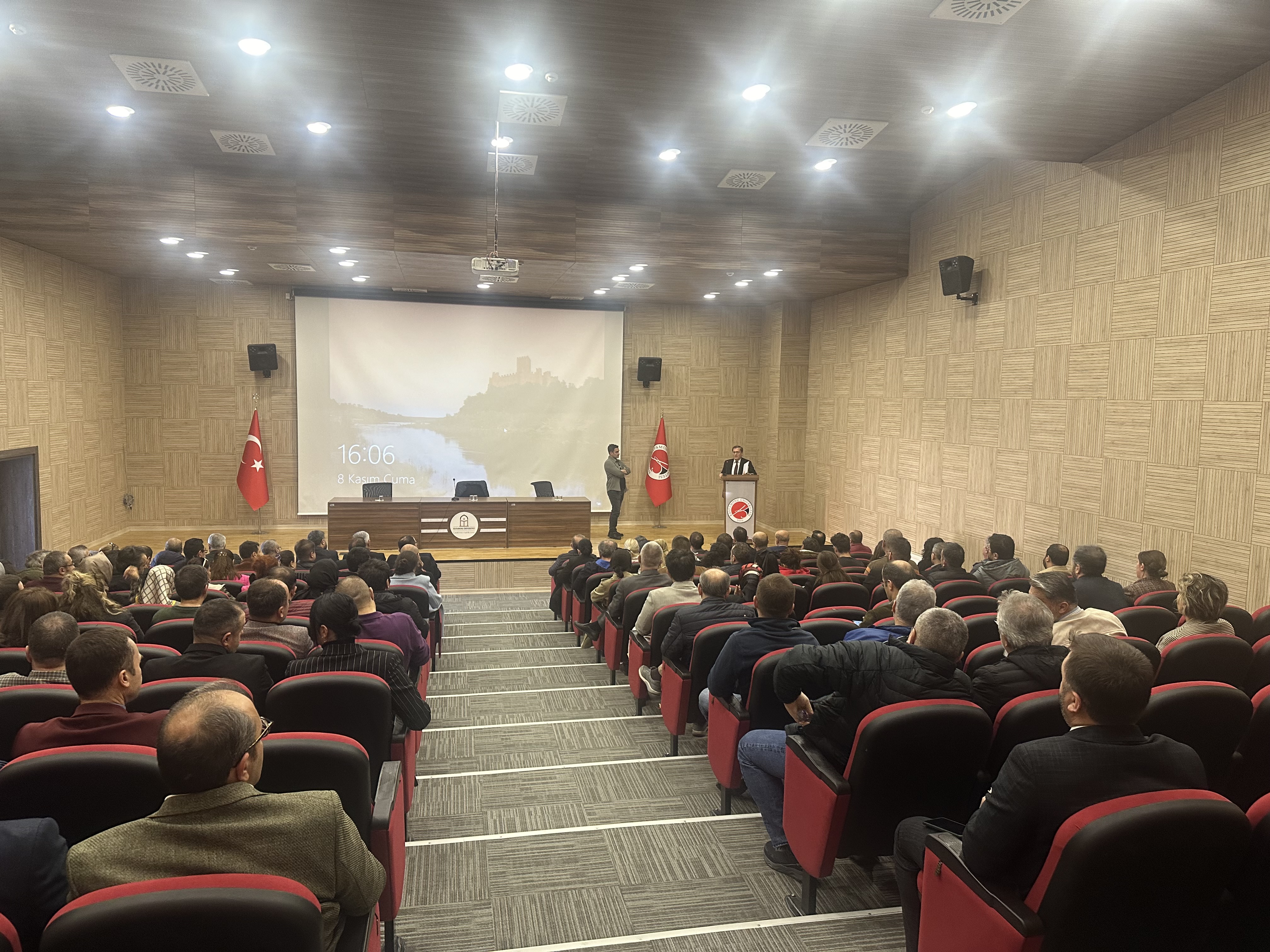 Program Akreditasyonu ve Akran Değerlendirme Süreçleri Hakkında Toplantı Gerçekleştirildi
